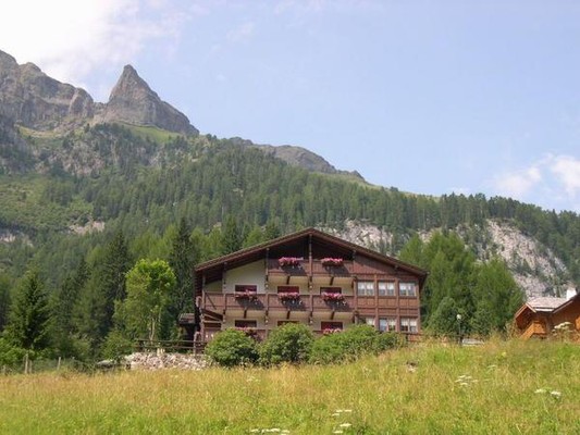 Foto Außenansicht Ferienwohnungen Villa Ametista