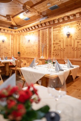 The restaurant Canazei Laurin