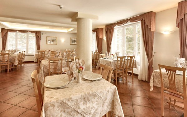 Il ristorante Alba di Canazei (Canazei) Majon Miramonti