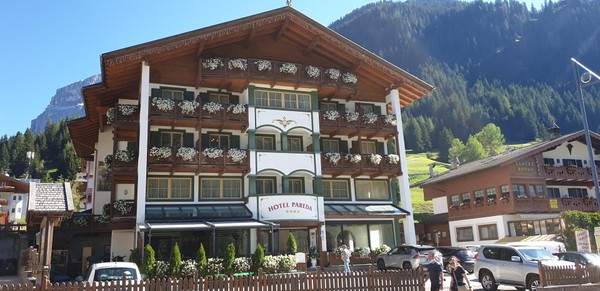 Foto Außenansicht Hotel Pareda