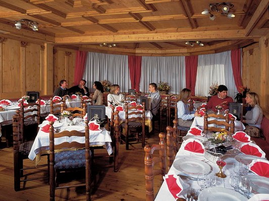 Il ristorante Canazei Il Caminetto