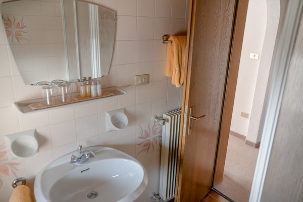 Photo of the bathroom Garni (B&B) Ciasa Tamà