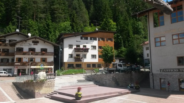 Photo exteriors Hotel Oswald