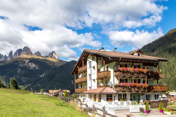 Foto Außenansicht Hotel Sassleng