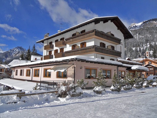 Photo exteriors Hotel Soreghina