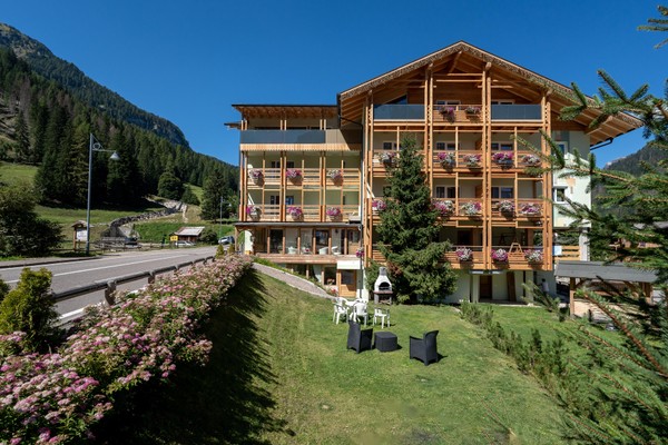 Photo exteriors B&B (Garni)-Hotel Edy