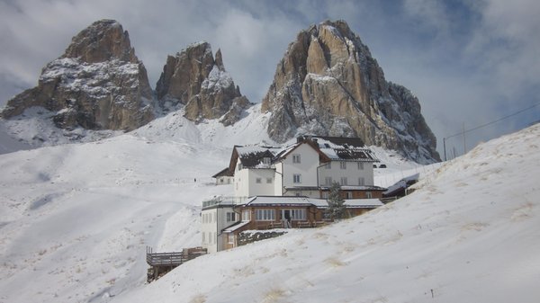 Winter presentation photo Mountain Hut-Hotel Carlo Valentini