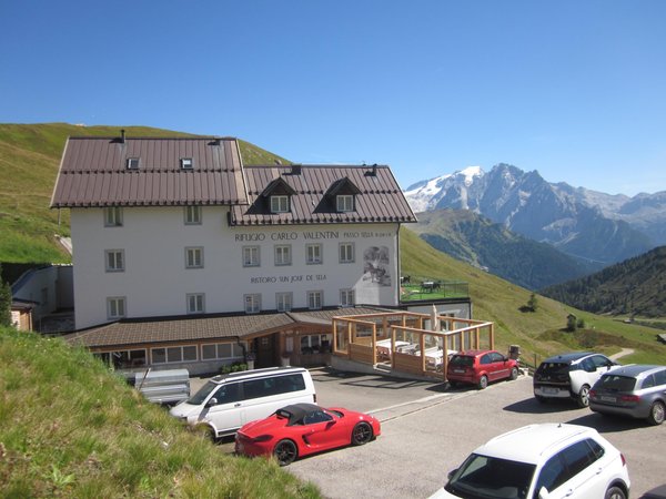 The car park Mountain Hut-Hotel Carlo Valentini