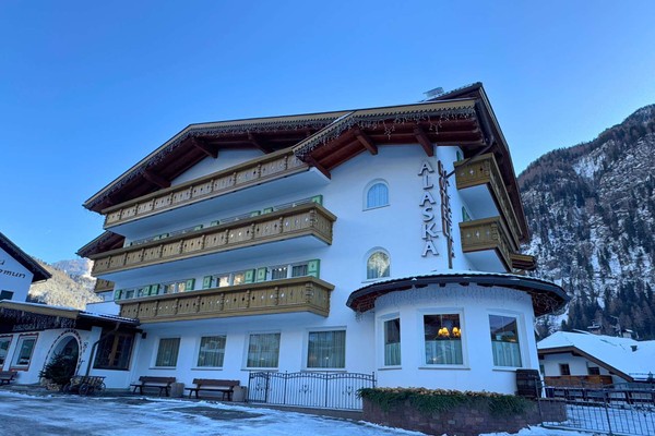 Photo exteriors Hotel Alaska Family & Wellness