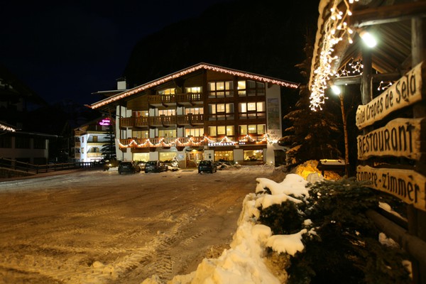 Photo exteriors Hotel Crepes de Sela