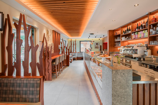 Foto von der Bar Hotel Ladina Holiday