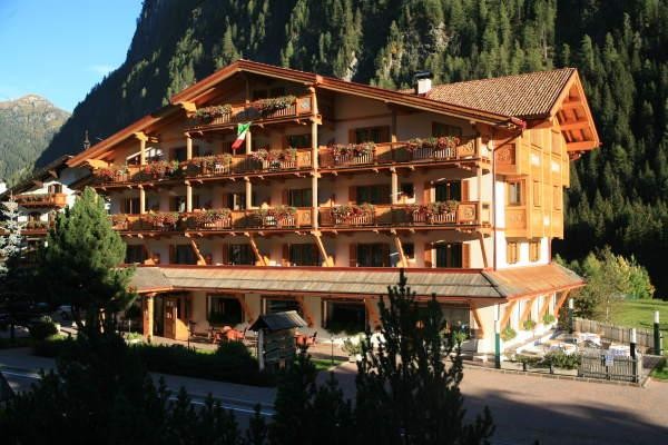 Foto Außenansicht Hotel Salvan