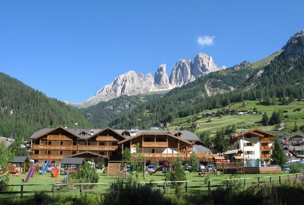 Foto esterno Hotel Sella Ronda - Serenella