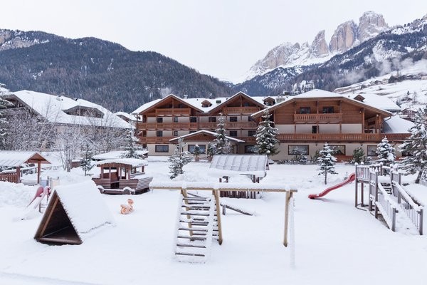 Foto esterno Hotel Sella Ronda - Serenella