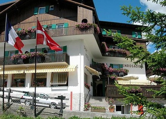 Foto esterno Sport Hotel Enrosadira