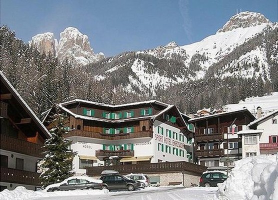 Photo exteriors Sport Hotel Enrosadira