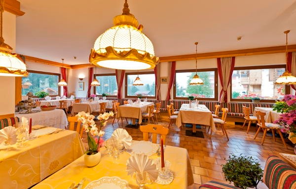 Il ristorante Campitello di Fassa Cèsa Edelweiss