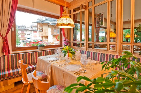 Il ristorante Campitello di Fassa Cèsa Edelweiss