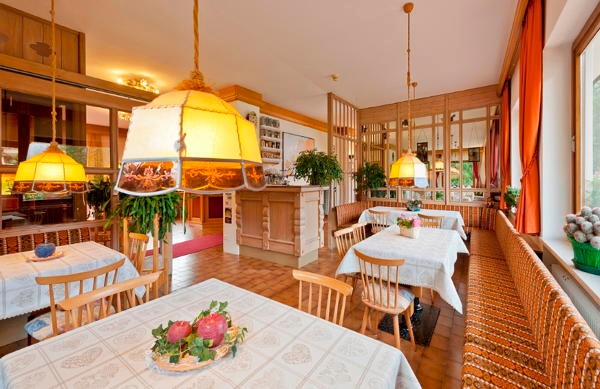 Il ristorante Campitello di Fassa Cèsa Edelweiss
