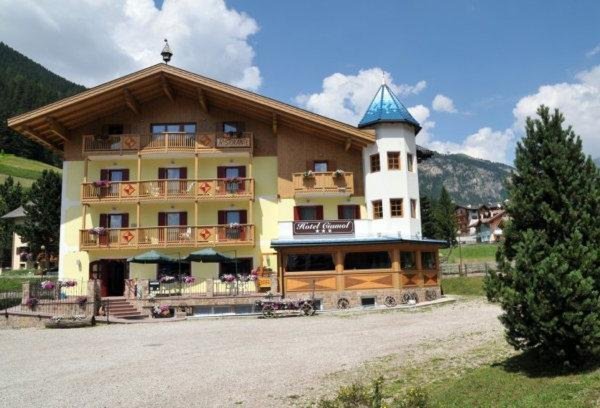 Foto estiva di presentazione Ciamol - Albergo 3 stelle