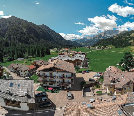 Photo exteriors B&B-Hotel Contrin