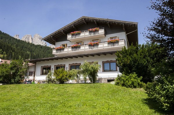 Photo exteriors B&B-Hotel Contrin