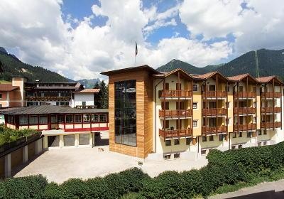 Foto Außenansicht Hotel Villa Mitzi Gran Baita Hotel & Resort