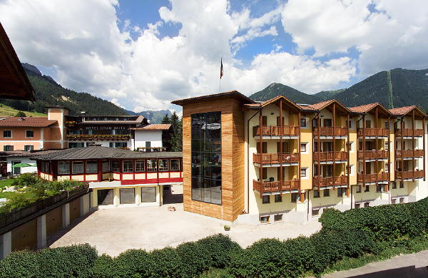 Photo exteriors in summer Villa Mitzi Gran Baita Hotel & Resort