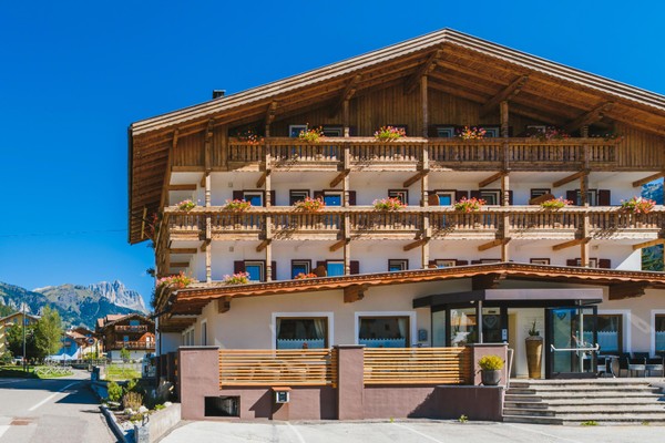 Photo exteriors Arnika Dolomiti Move Hotel