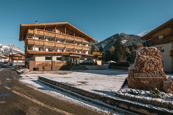 Photo exteriors Arnika Dolomiti Move Hotel