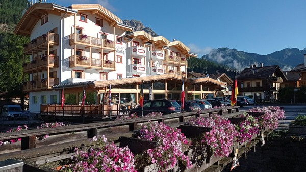 Foto esterno Hotel Chalet Alaska