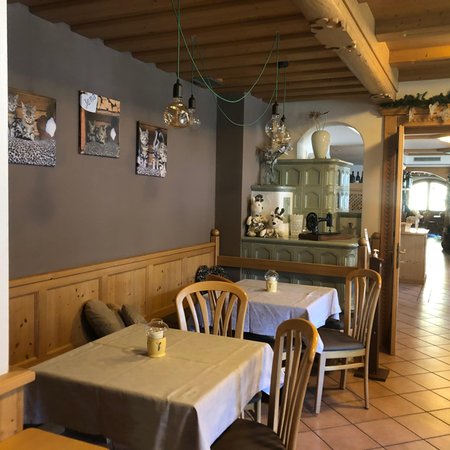 The restaurant Pozza di Fassa Alpine Touring Hotel