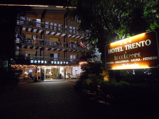 Foto esterno Hotel Trento & Le Colonnine