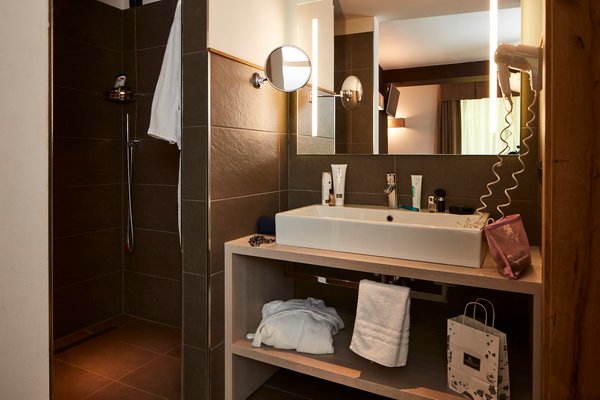 Foto del bagno Dolomites Hotel Valacia
