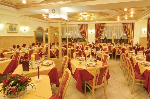 The restaurant Pozza di Fassa Cima Undici