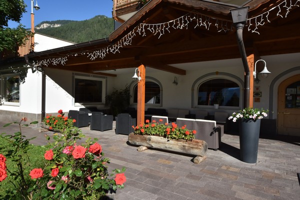 Foto esterno X Alp Hotel