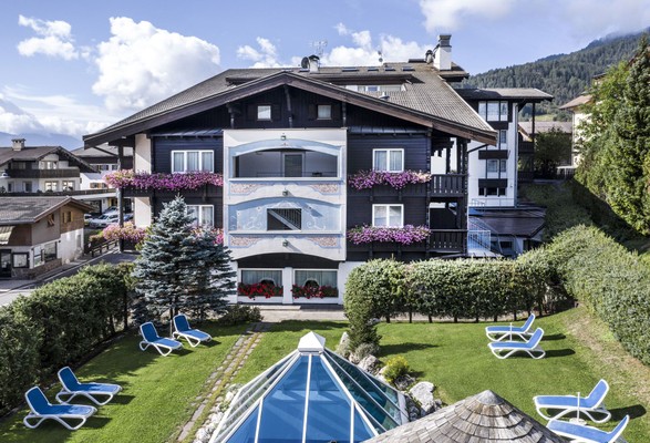 Foto esterno Alpen Hotel Corona Sport & Wellness