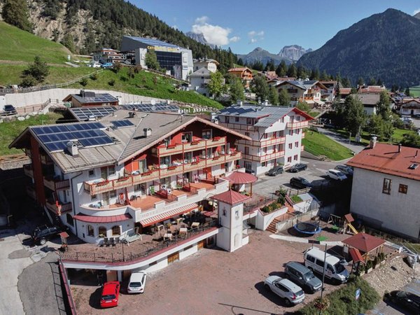 Foto esterno in estate Andes Hotel Family & Wellness