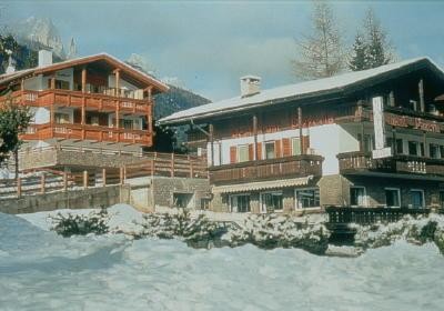 Foto esterno Albergo Ai Pini