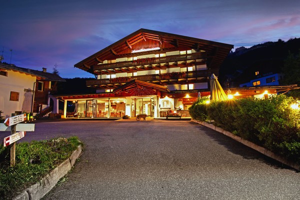 Foto esterno Hotel Catinaccio