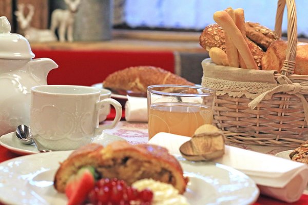 The breakfast Garni (B&B) Ladin