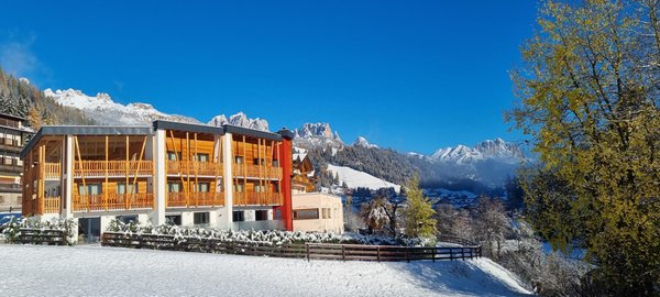 Foto invernale di presentazione Hotel Miravalle