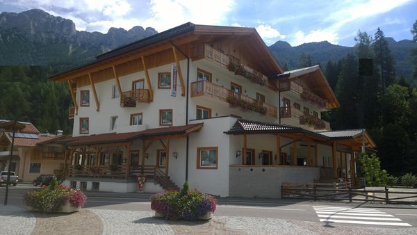 Foto esterno in estate Park Hotel Avisio
