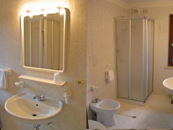 Foto del bagno Albergo Heidi