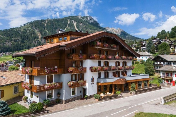 Foto Außenansicht Hotel Ciampian