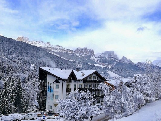 Foto Außenansicht Hotel Fanes