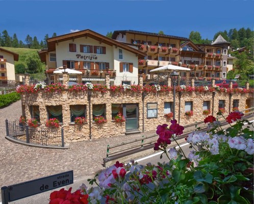 Photo exteriors Hotel Patrizia Dolomites Glamour