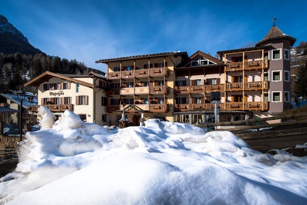 Photo exteriors Hotel Patrizia Dolomites Glamour