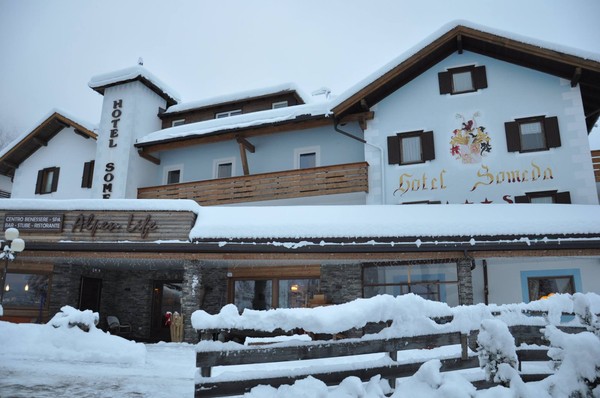 Foto Außenansicht Hotel + Residence Someda - El Ladinia