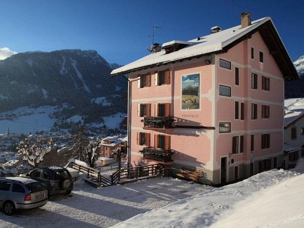 Foto esterno in inverno Miravalle